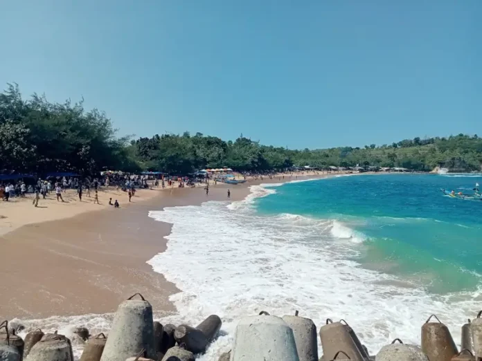 Pantai Tambakrejo Blitar